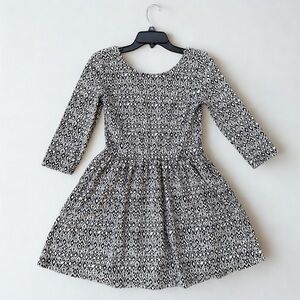 BP Girls Black White‎ Skater Dress Size M Geometric Print 3/4 Sleeve Scoop Neck